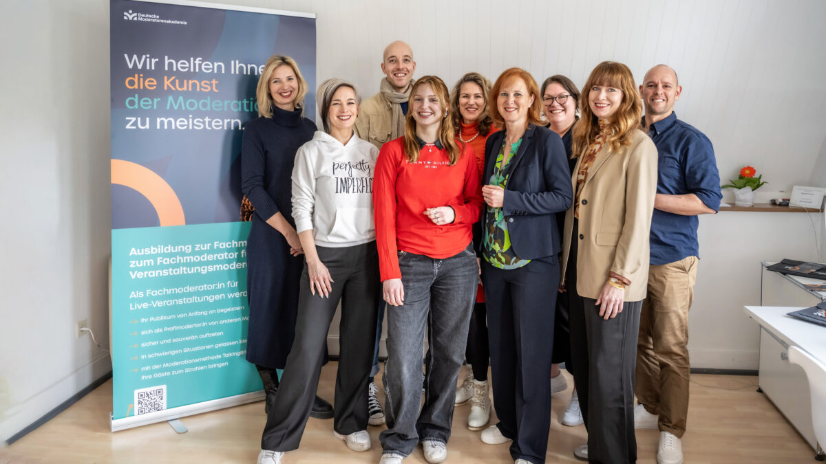 Absolventen Deutsche Moderatorenakademie Gruppenbild